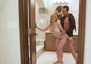 Hai cô con gái riêng của bà xã và ông bố dượng khoái nhất đời