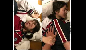 Một người đẹp Tứ Xuyên vừa tốt nghiệp đại học và hiện đang thực tập đã bắt đầu sự nghiệp bằng nghề thoát y. Đang quan hệ thì cô ấy có kinh nguyệt và cảm thấy rất ân hận. Cô ấy phải cố gắng lắm mới có thể thổi kèn cho cô ấy…
